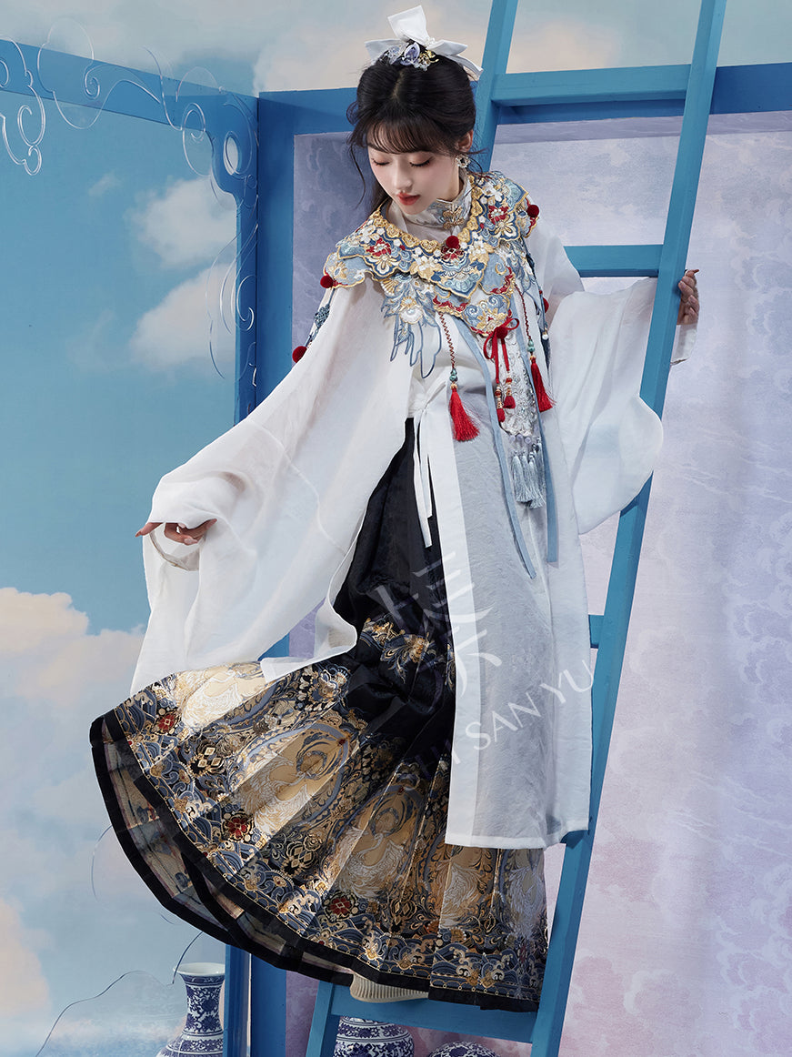 "君心凌云" PEACOCK EMBROIDERED GRADUATION HANFU SET