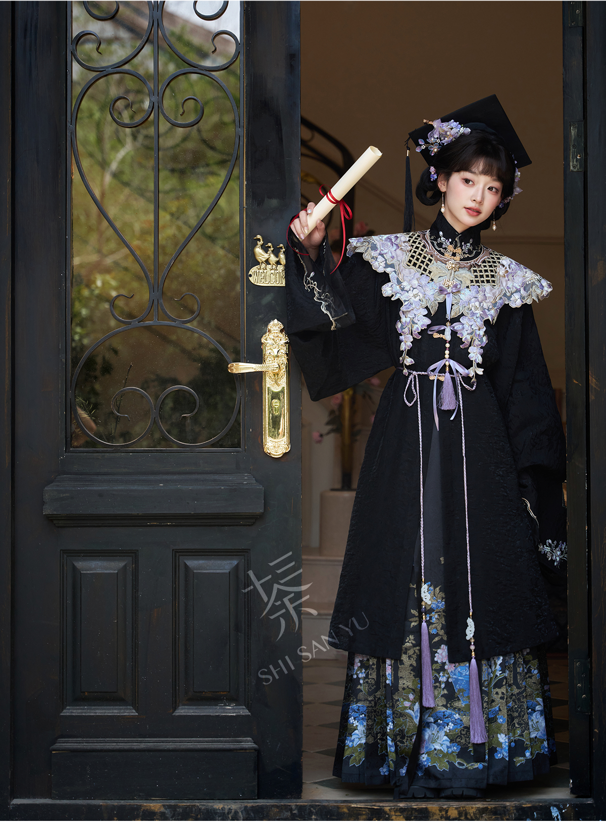 "悬云紫藤" WISTERIA EMBROIDERED STAND COLLAR SHIRT