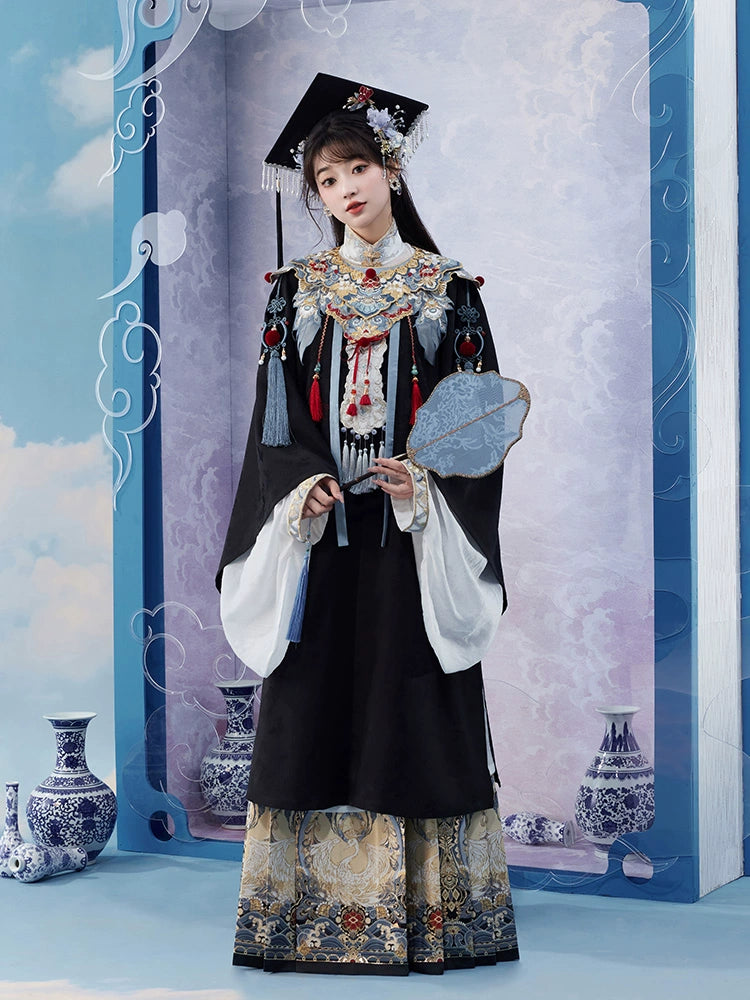 "君心凌云" PEACOCK EMBROIDERED GRADUATION HANFU SET