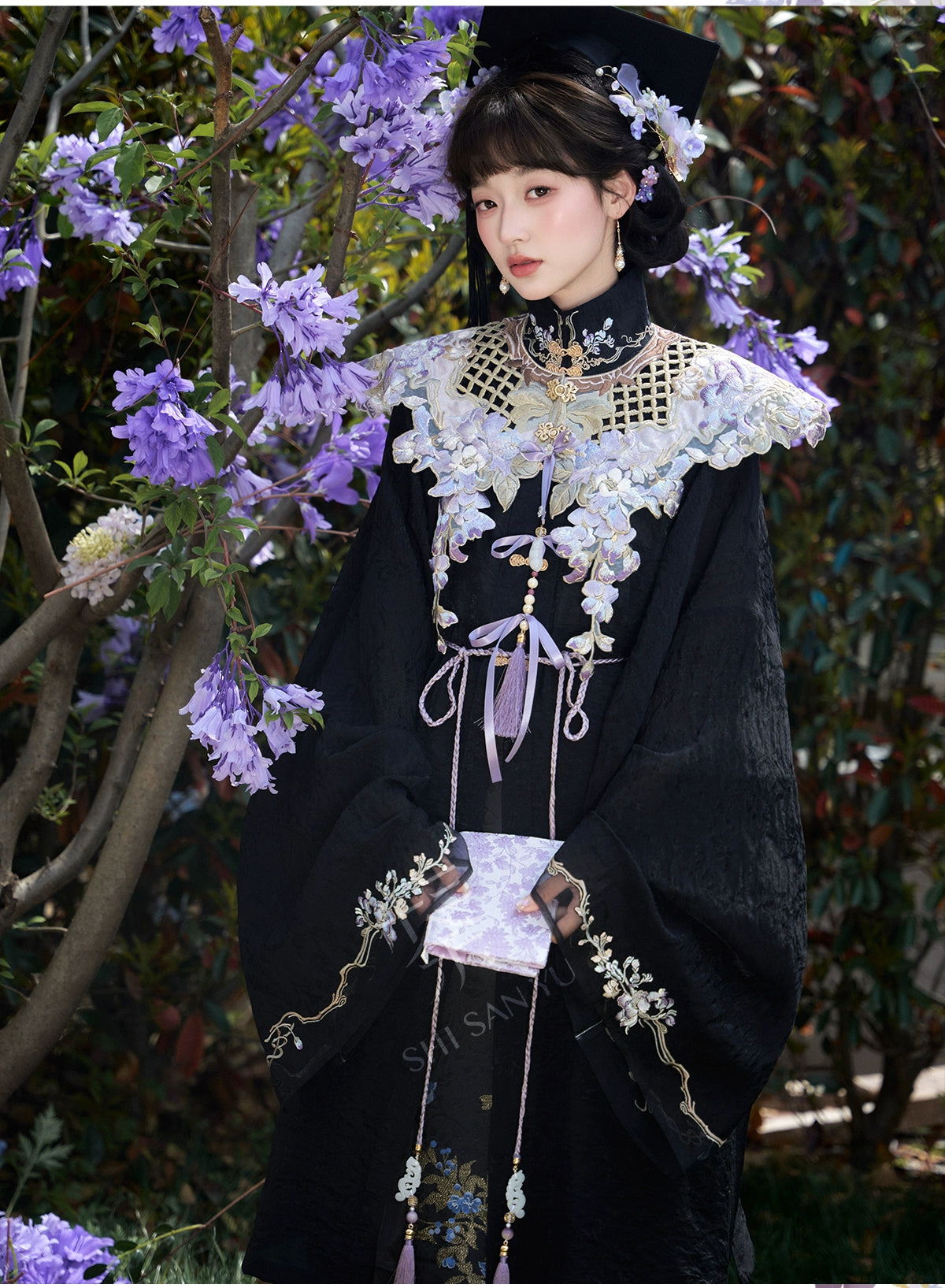 "悬云紫藤" WISTERIA EMBROIDERED STAND COLLAR SHIRT