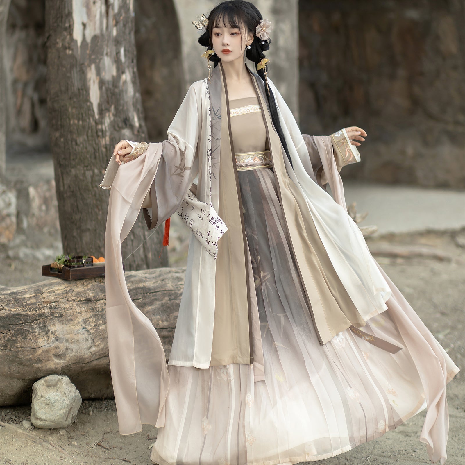 (Final Sale) "竹影“ ”Song Dynasty-style Hanfu Set