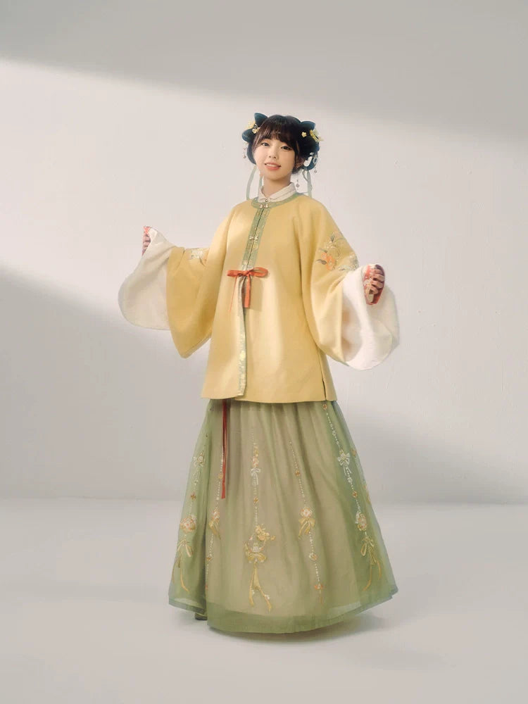 (Final Sale) "桂花玉兔" Ming Dynasty Hanfu Set