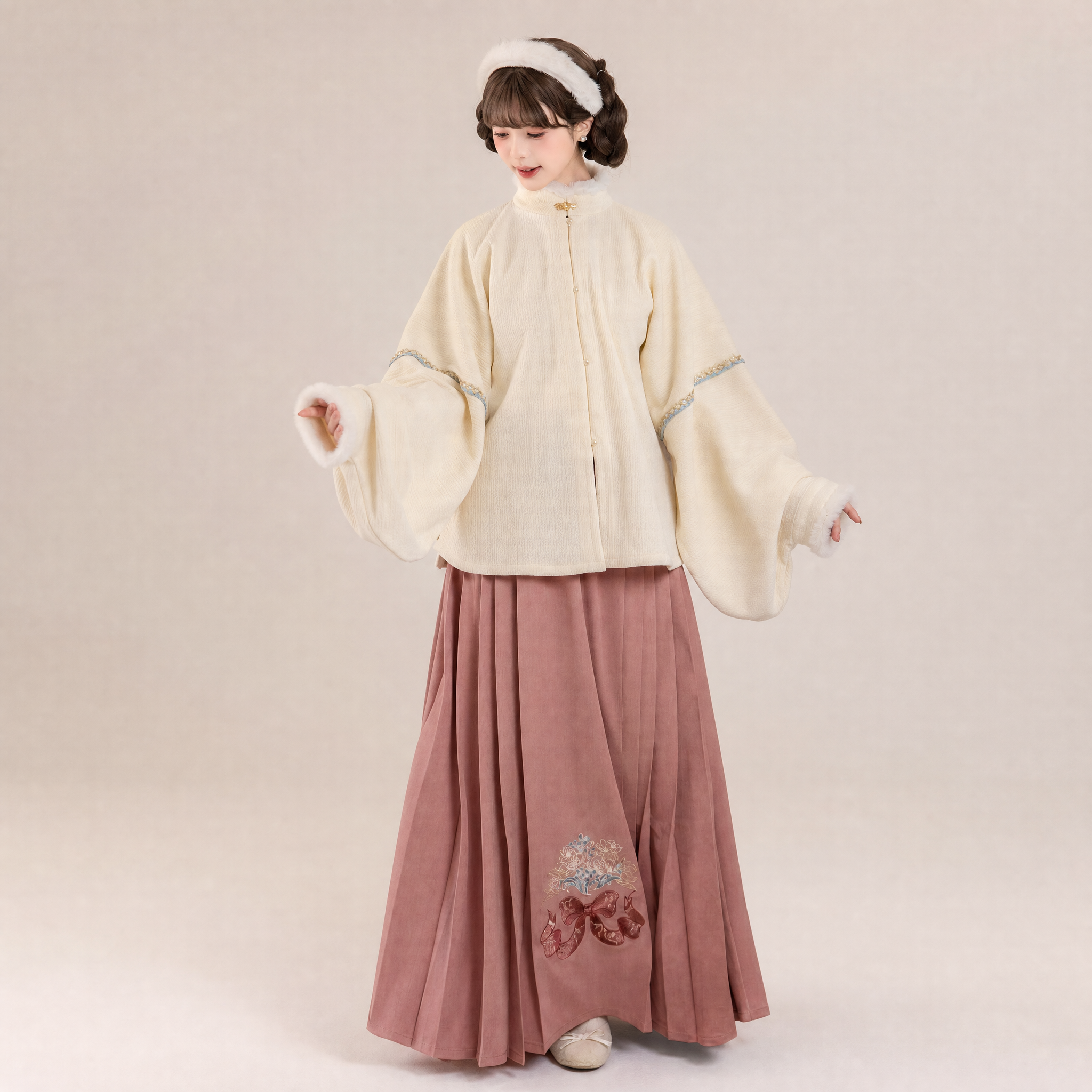 御冬心事 Winter Charm Hanfu Set