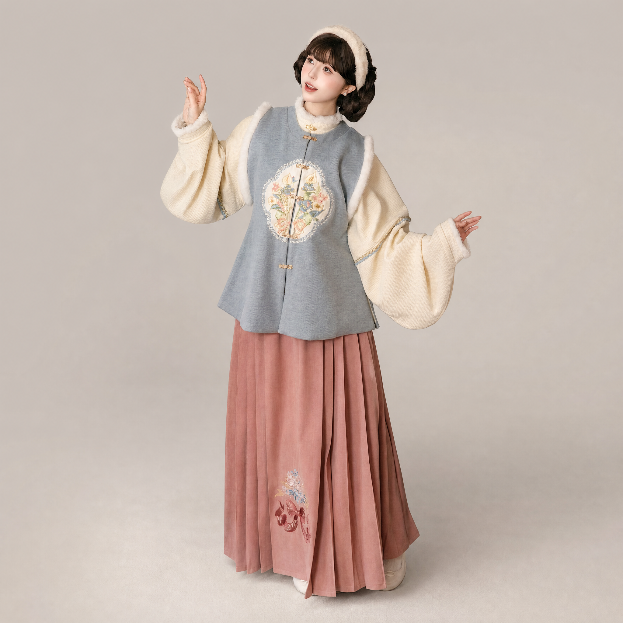 御冬心事 Winter Charm Hanfu Set