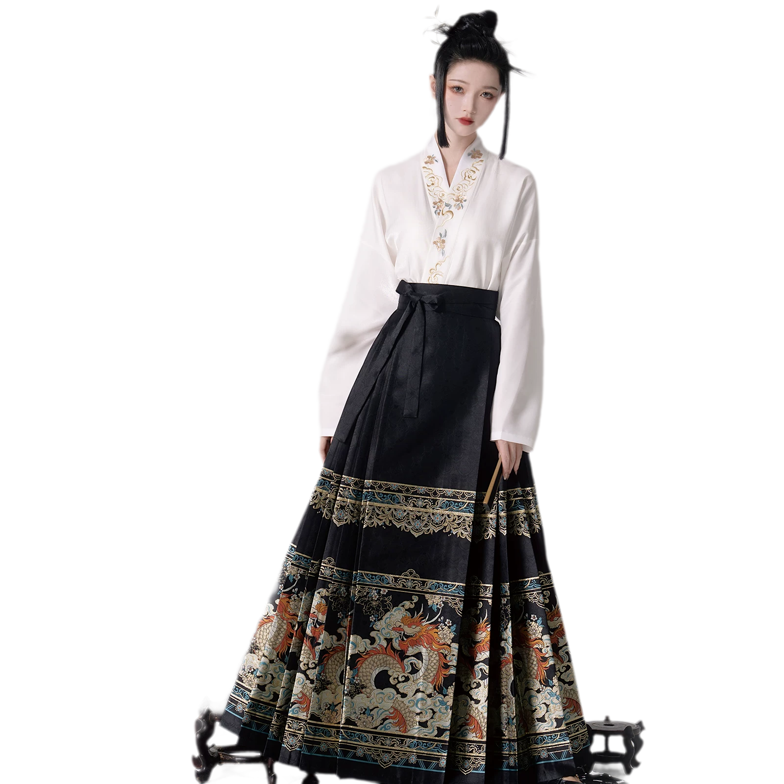 游龙踏雪 Brocade Mamian Skirt Set