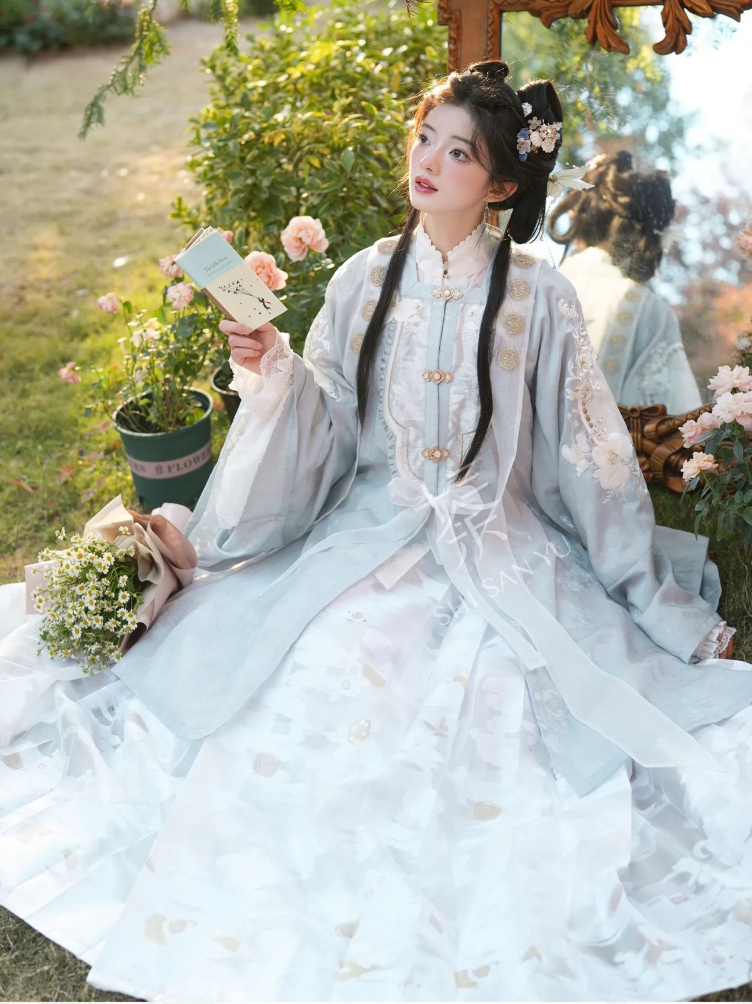 "薄玉裁霜" Modern Hanfu Set