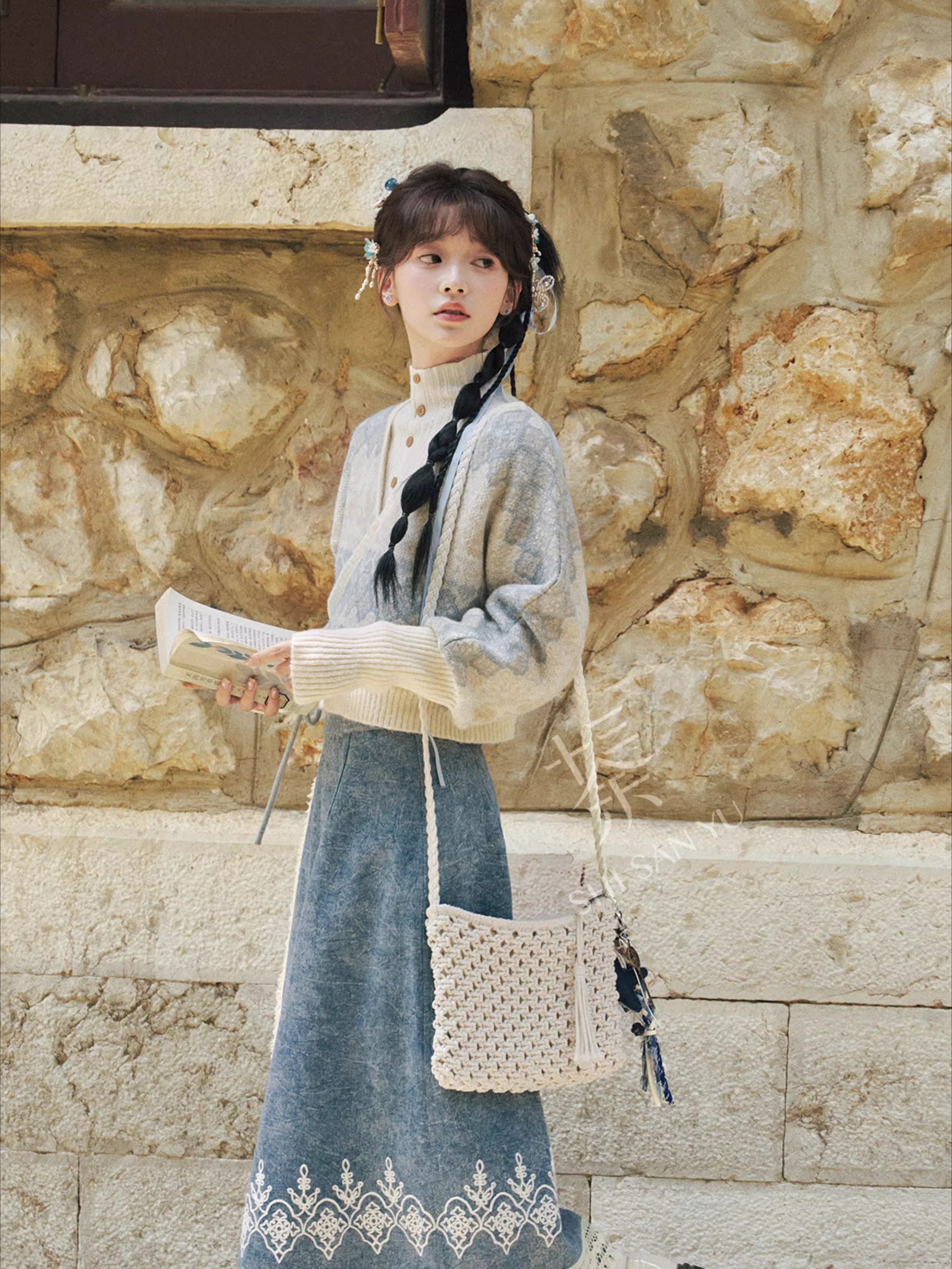 AUTUMN RIVER JACQUARD MODERN HANFU