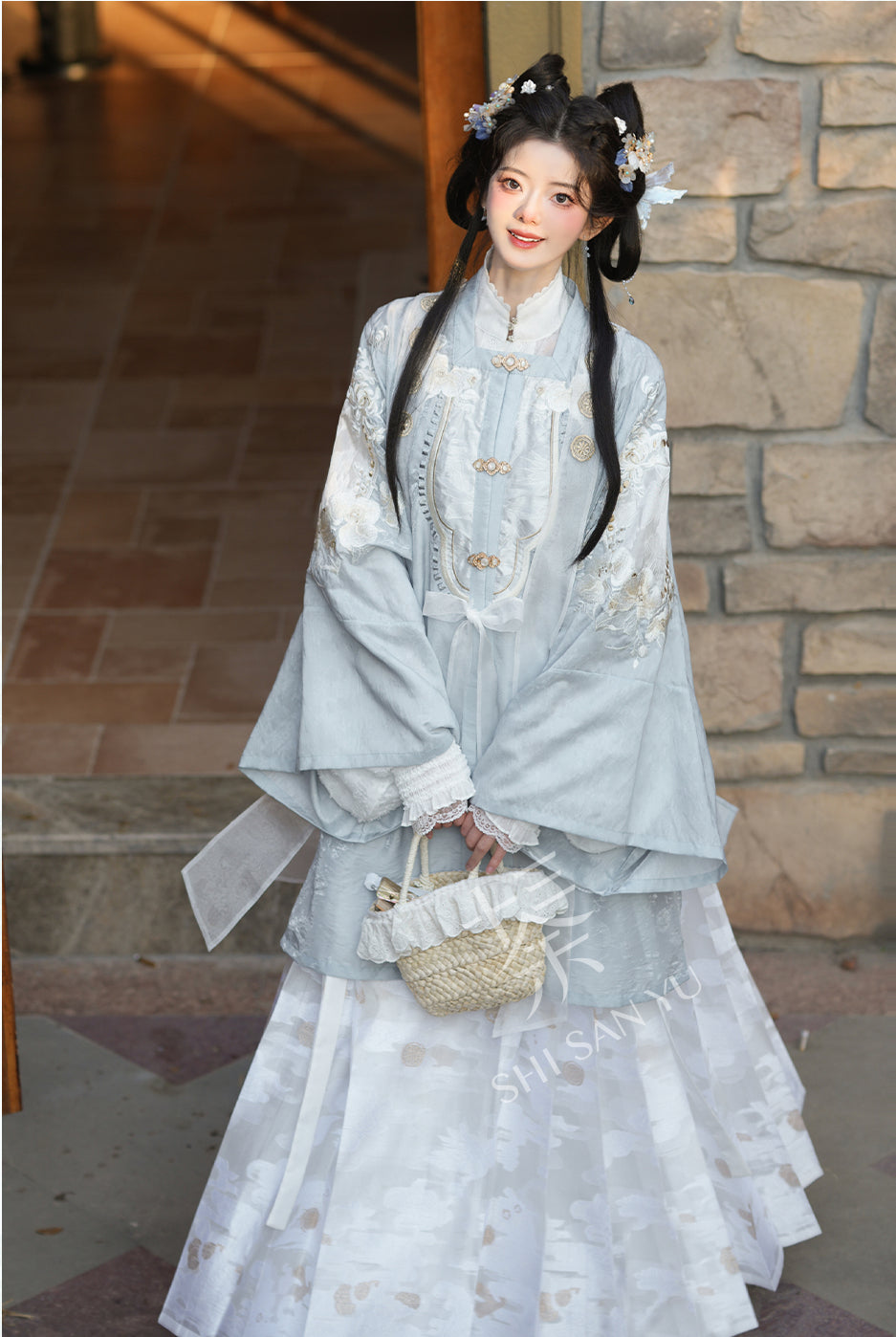 "薄玉裁霜" Modern Hanfu Set