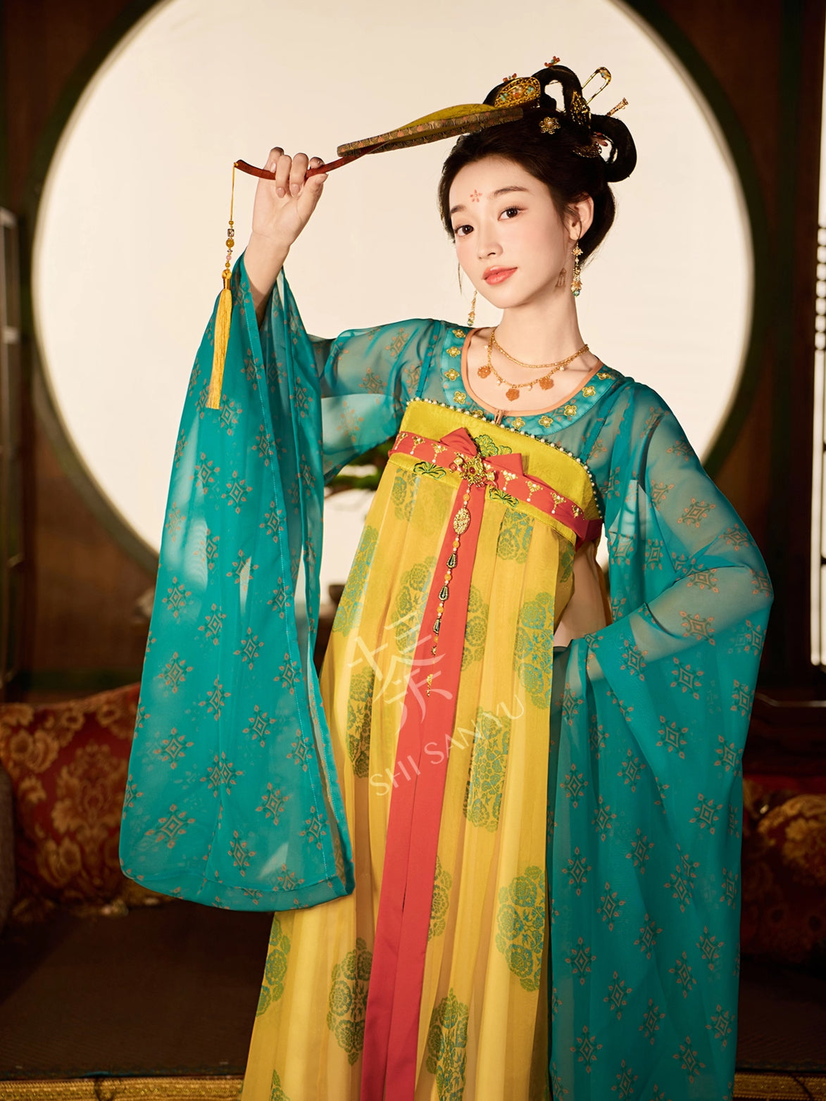 ETERNAL LANTERN TANG DYNASTY HANFU