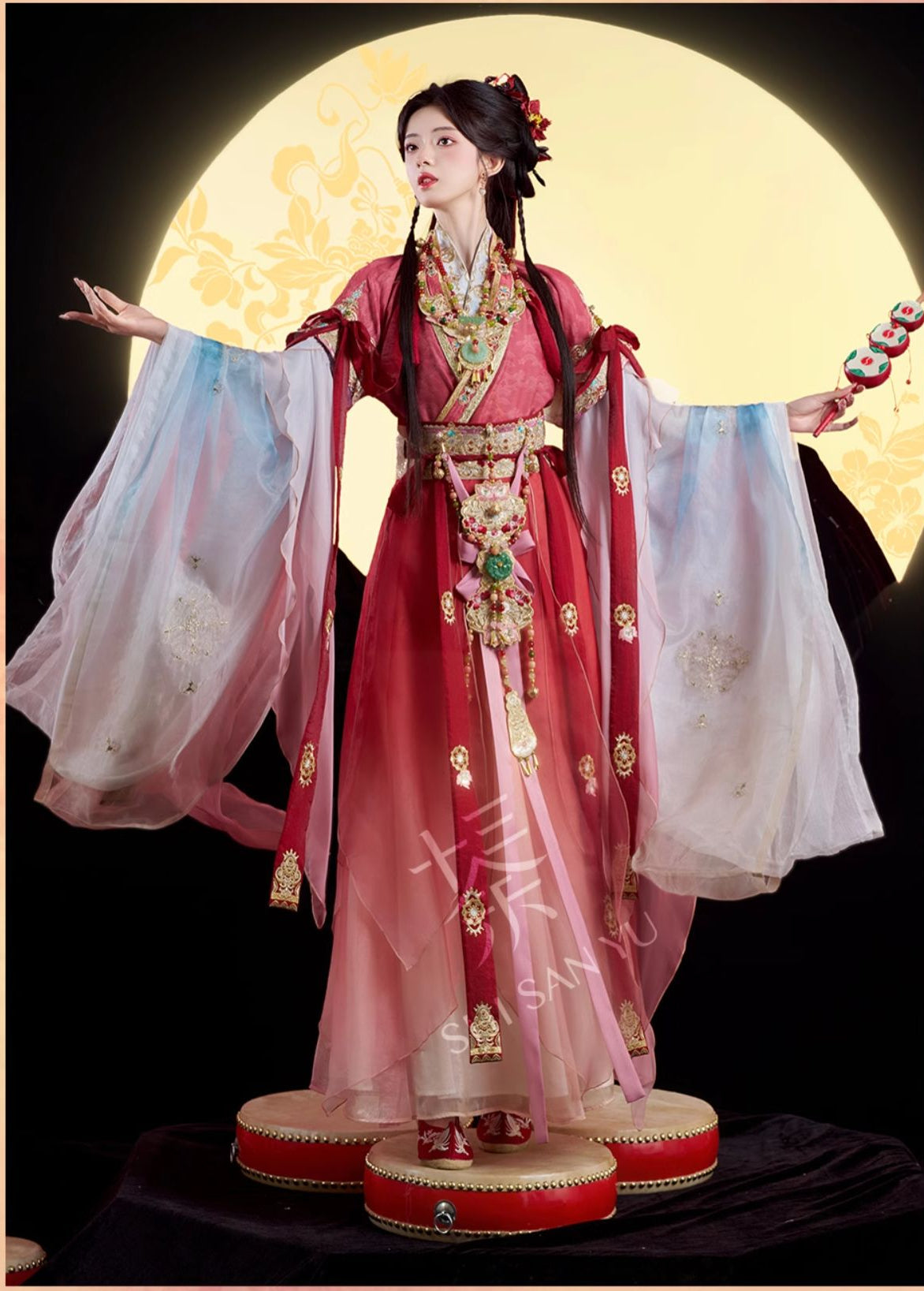 "盛乐之宴" Modern-style Hanfu Set