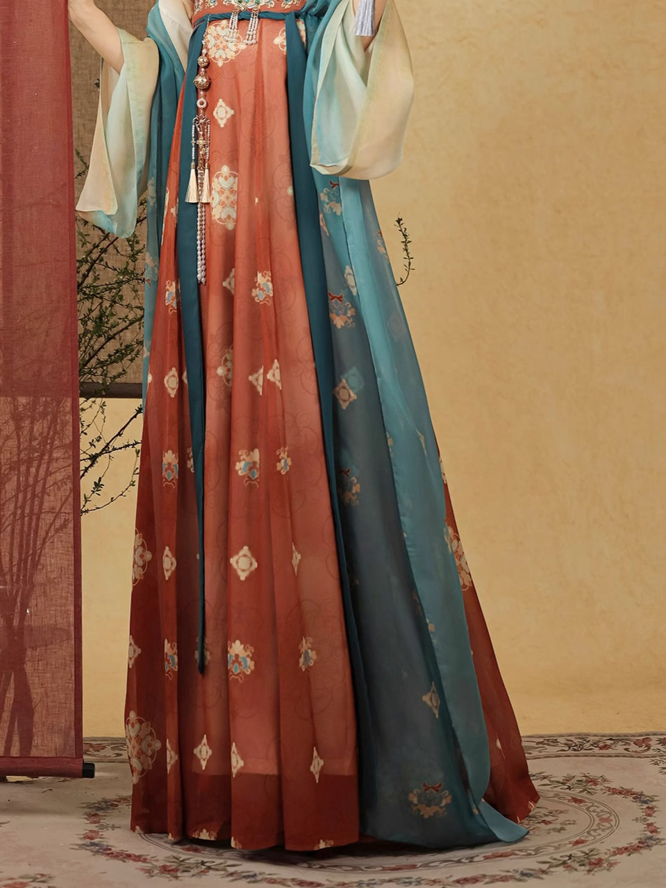 KINGDOM'S FINEST BLOOM TANG DYNASTY HANFU
