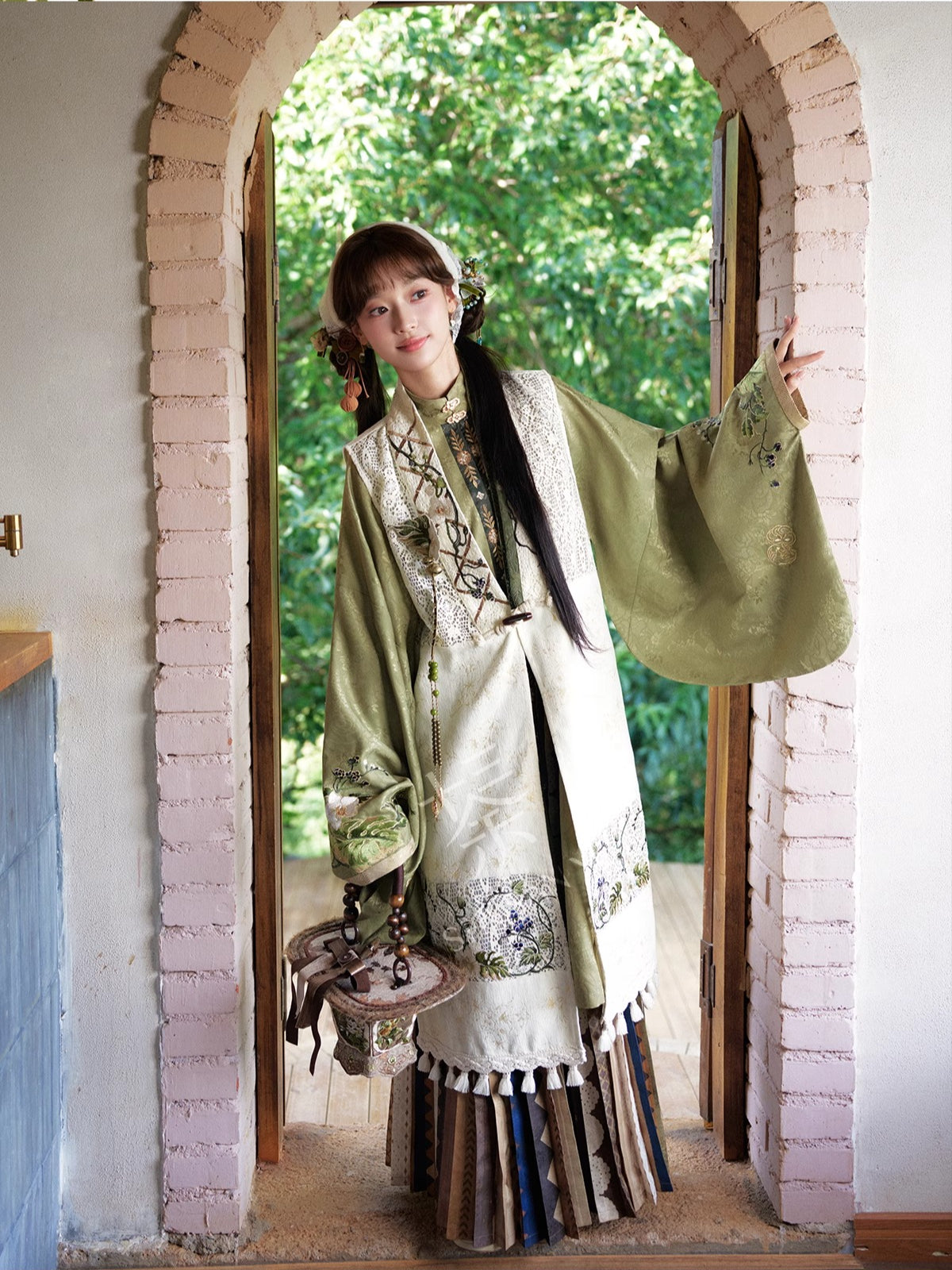 HEDGEROW IN THE FIELD SONG DYNASTY HANFU