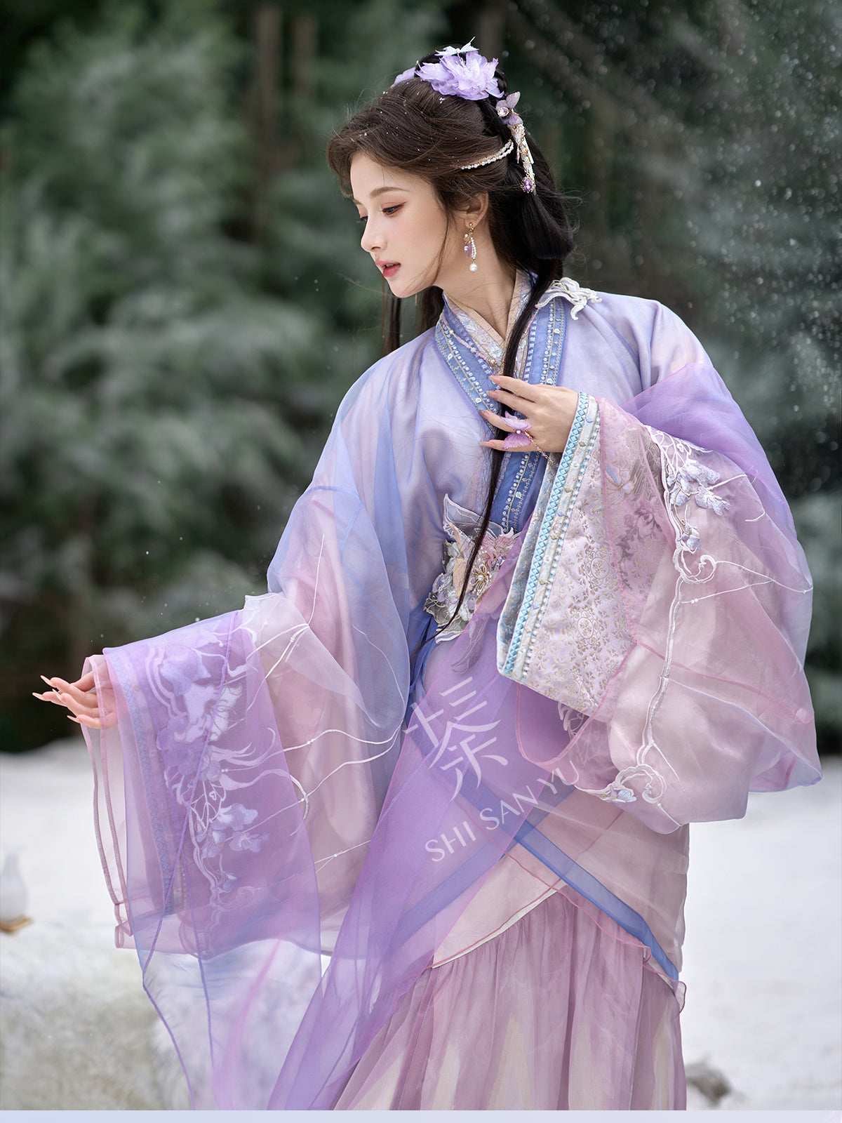 [葡提美人] "GRAPE BEAUTY" GRADIENT EMBROIDERED HANFU ROBE