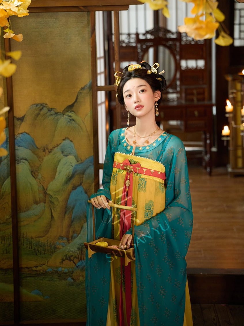 ETERNAL LANTERN TANG DYNASTY HANFU