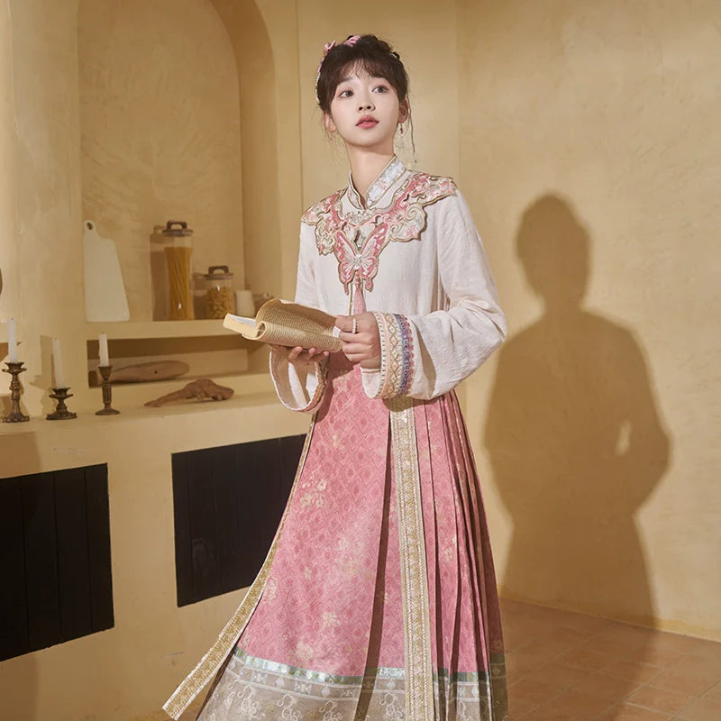 "桃花倾" Modern-style Hanfu Set