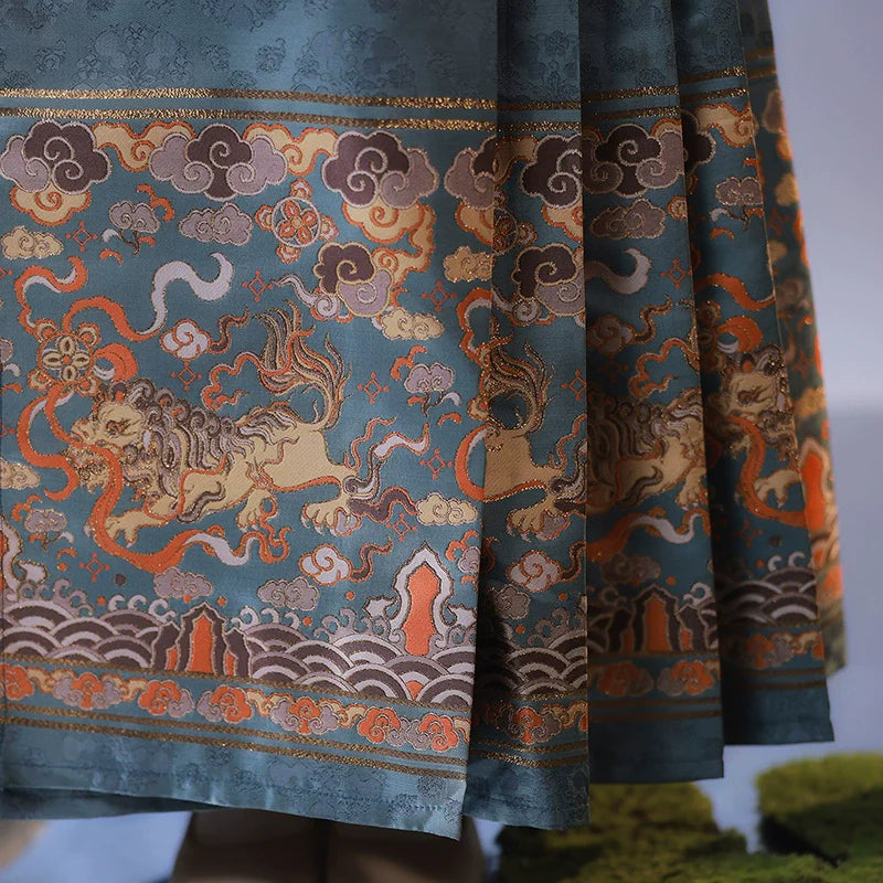 "狮子球" Ming-style Horse-face Skirt