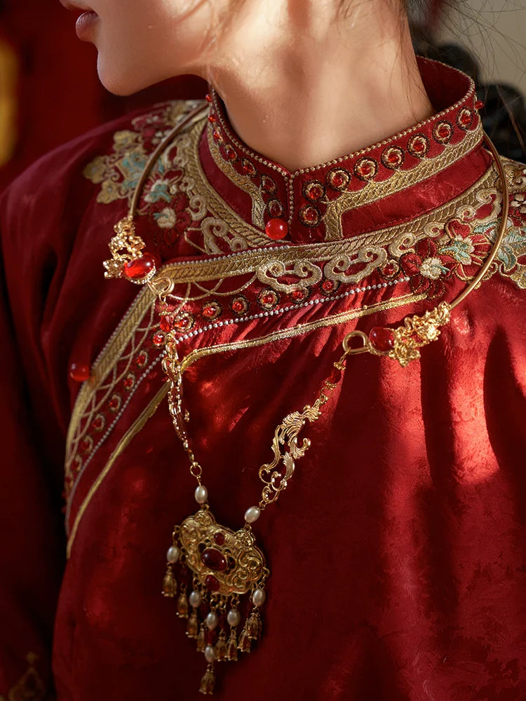 "羡鸳鸯" Red Embroidered Hanfu Set