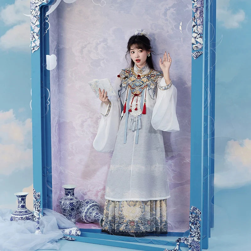 "君心凌云" Modern-style Hanfu Set