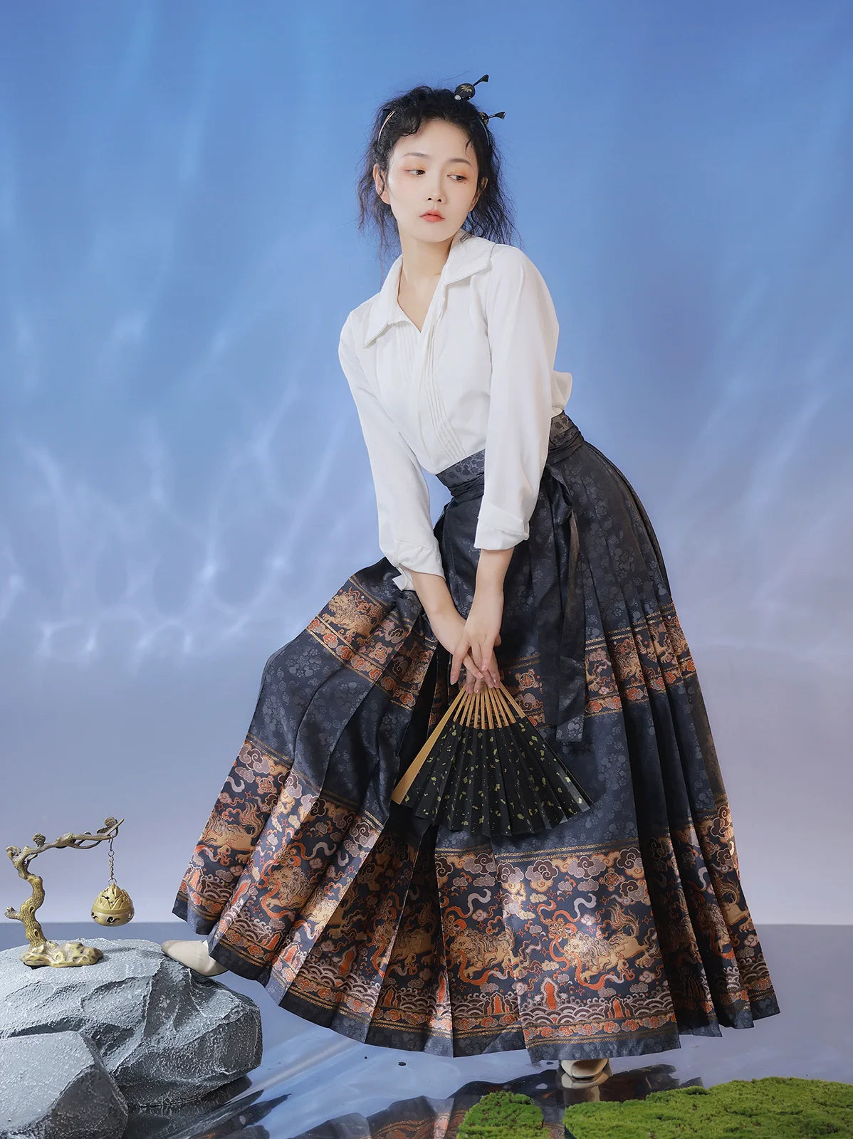 "狮子球" Ming-style Horse-face Skirt