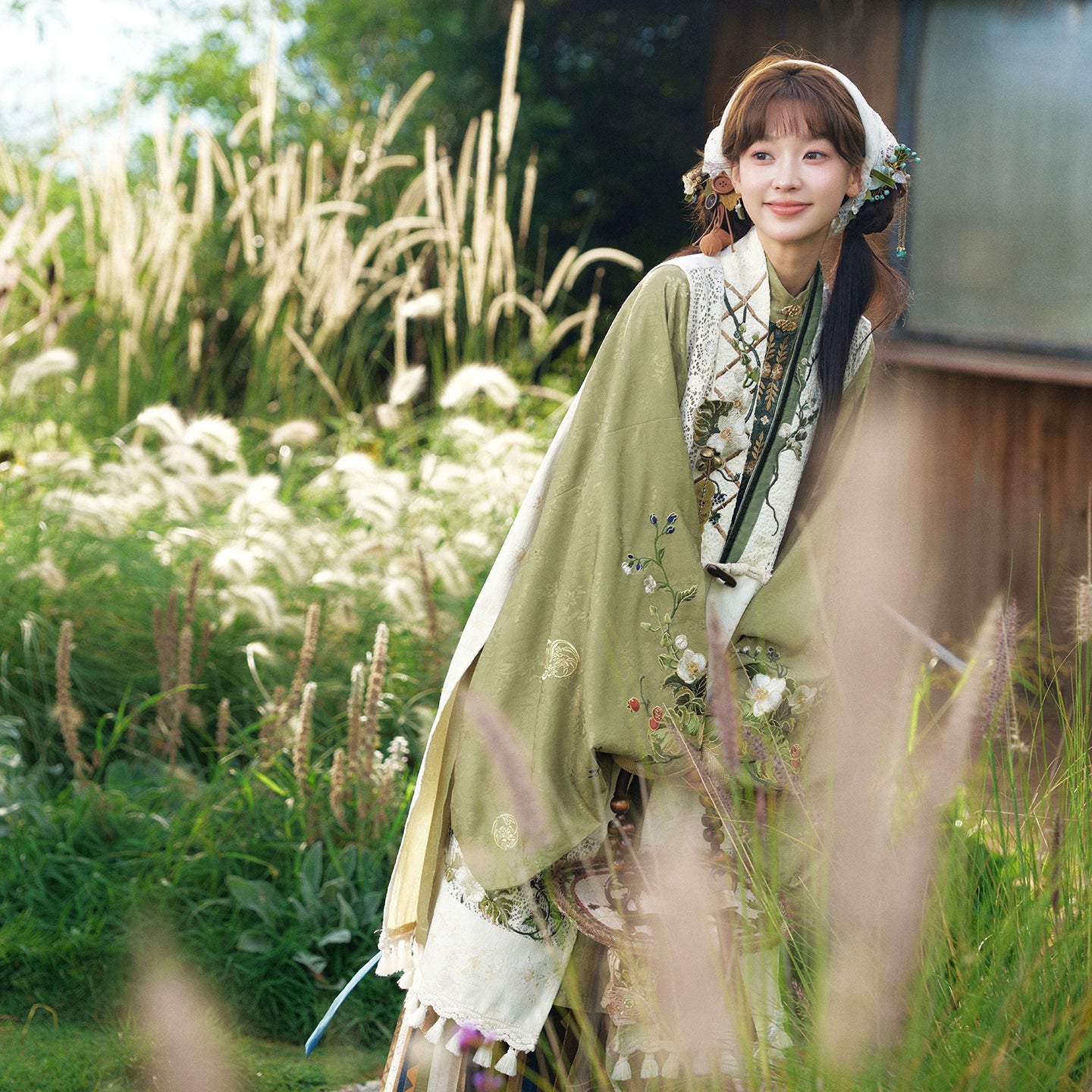 HEDGEROW IN THE FIELD SONG DYNASTY HANFU