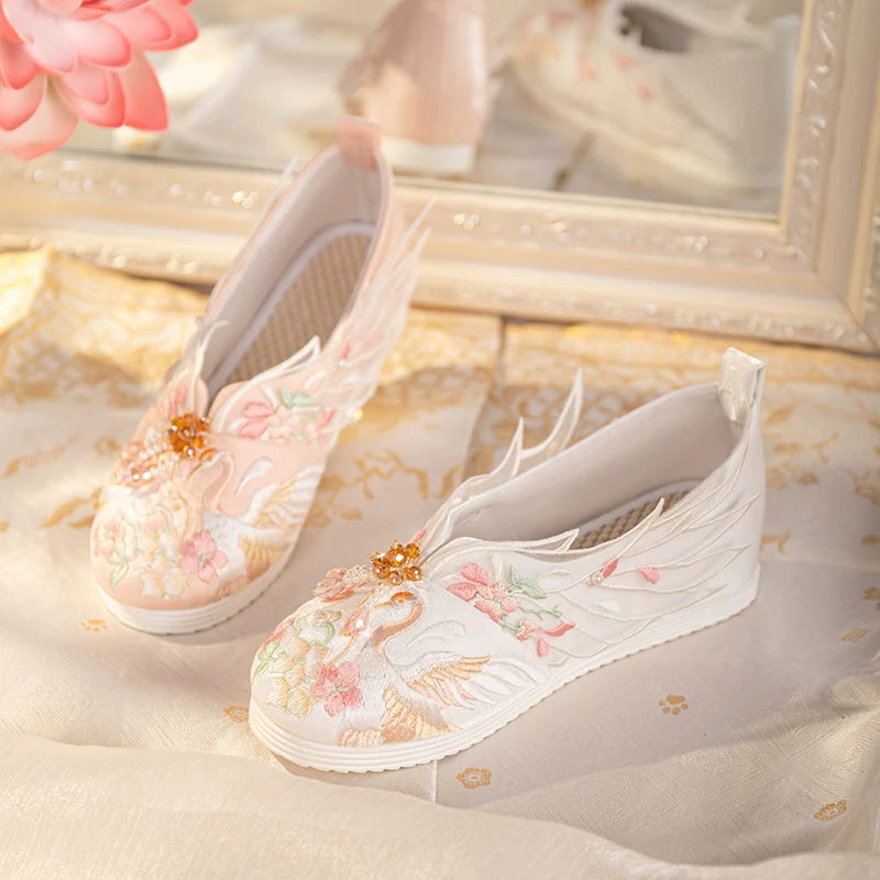 Embroidered Pearl Tassels Flat Shoes