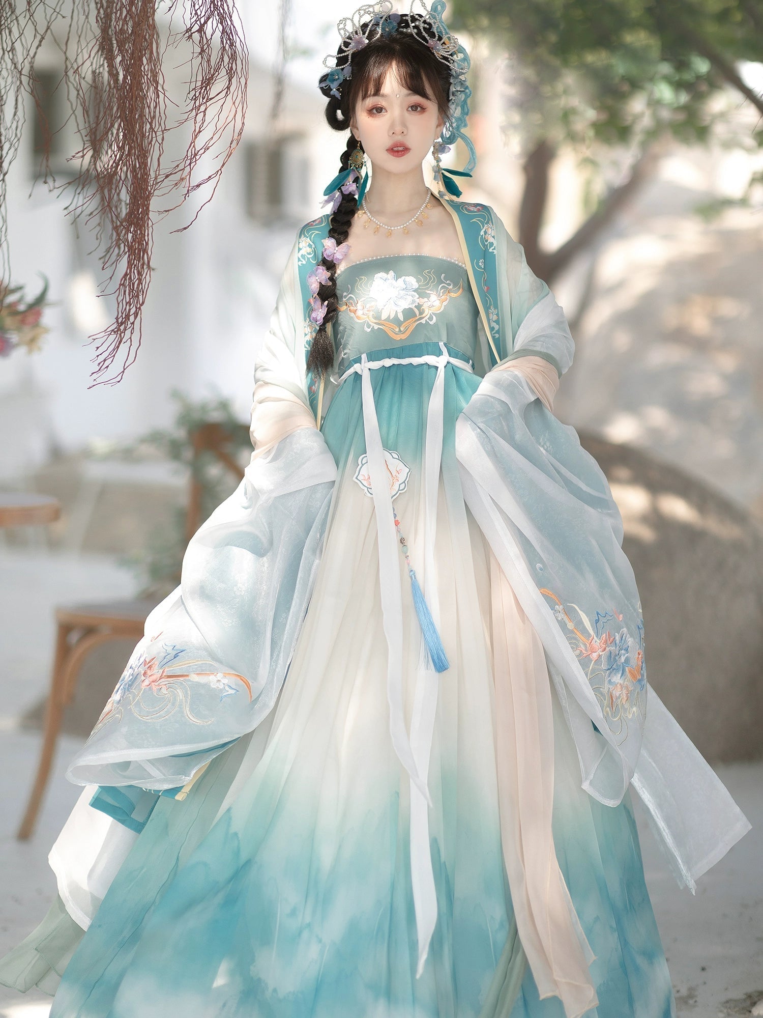 "青山梦" Tang Dynasty-style Embroidered Hanfu