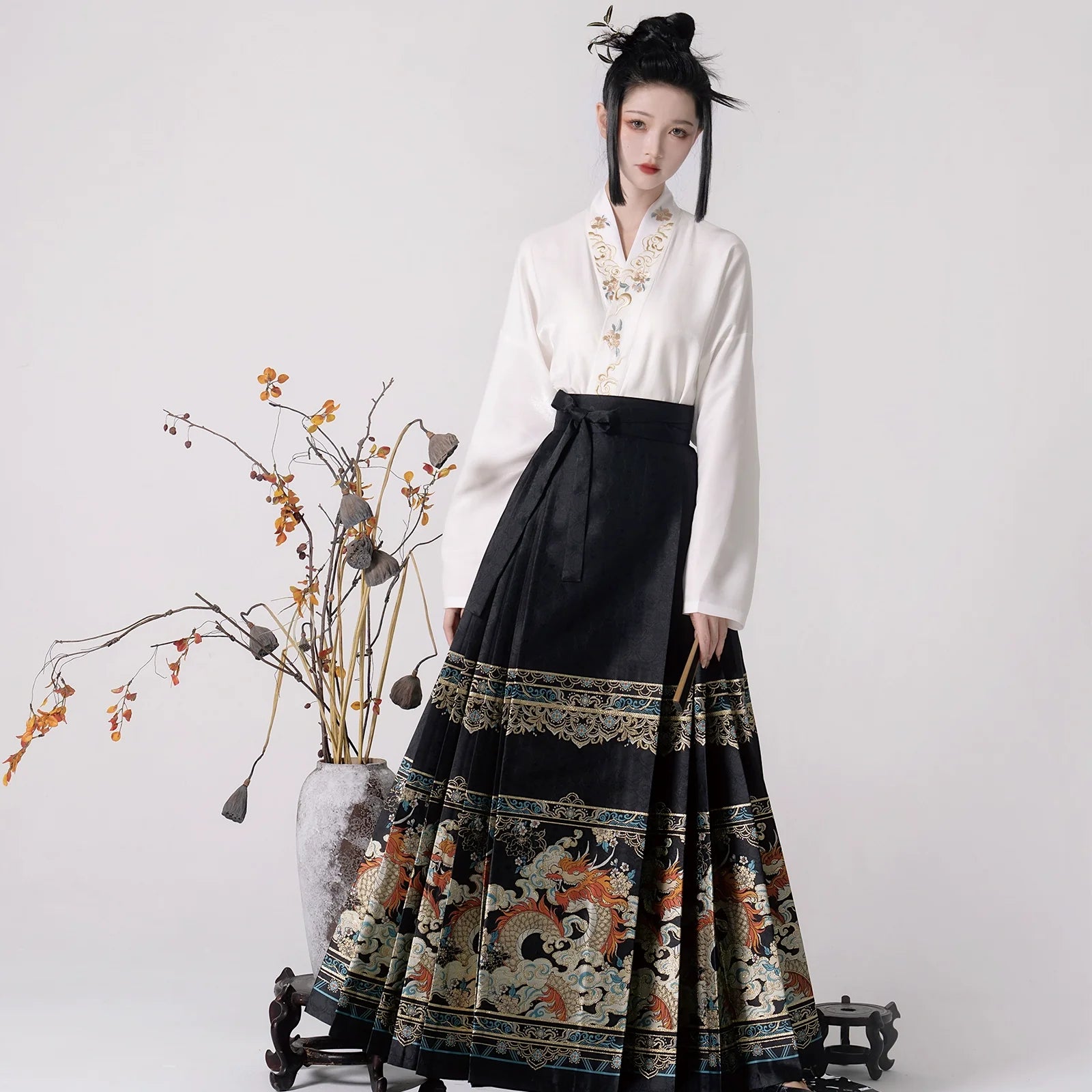 "游龙踏雪"Ming- Dynasty Hanfu Set