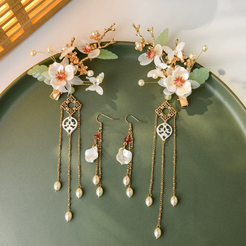 "青依 白韵" Tassel Edge Hair Clip & Earrings Set