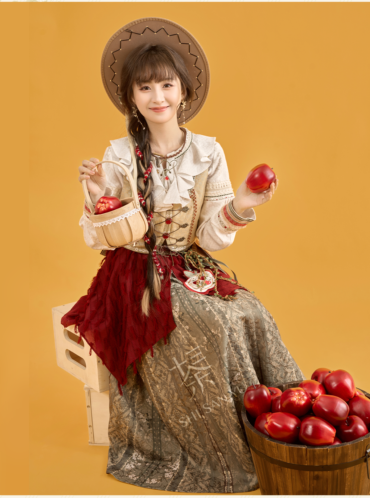 [苹果庄园-小马宝莉联名] APPLE MANOR EMBROIDERED HANFU (WINTER EDITION)