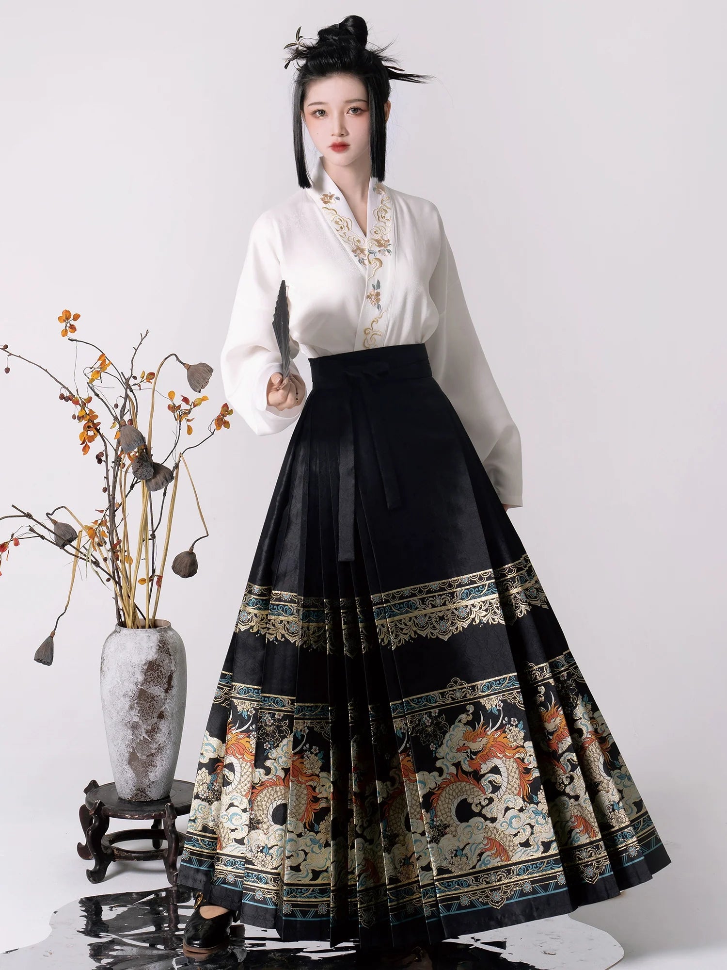 "游龙踏雪"Ming- Dynasty Hanfu Set