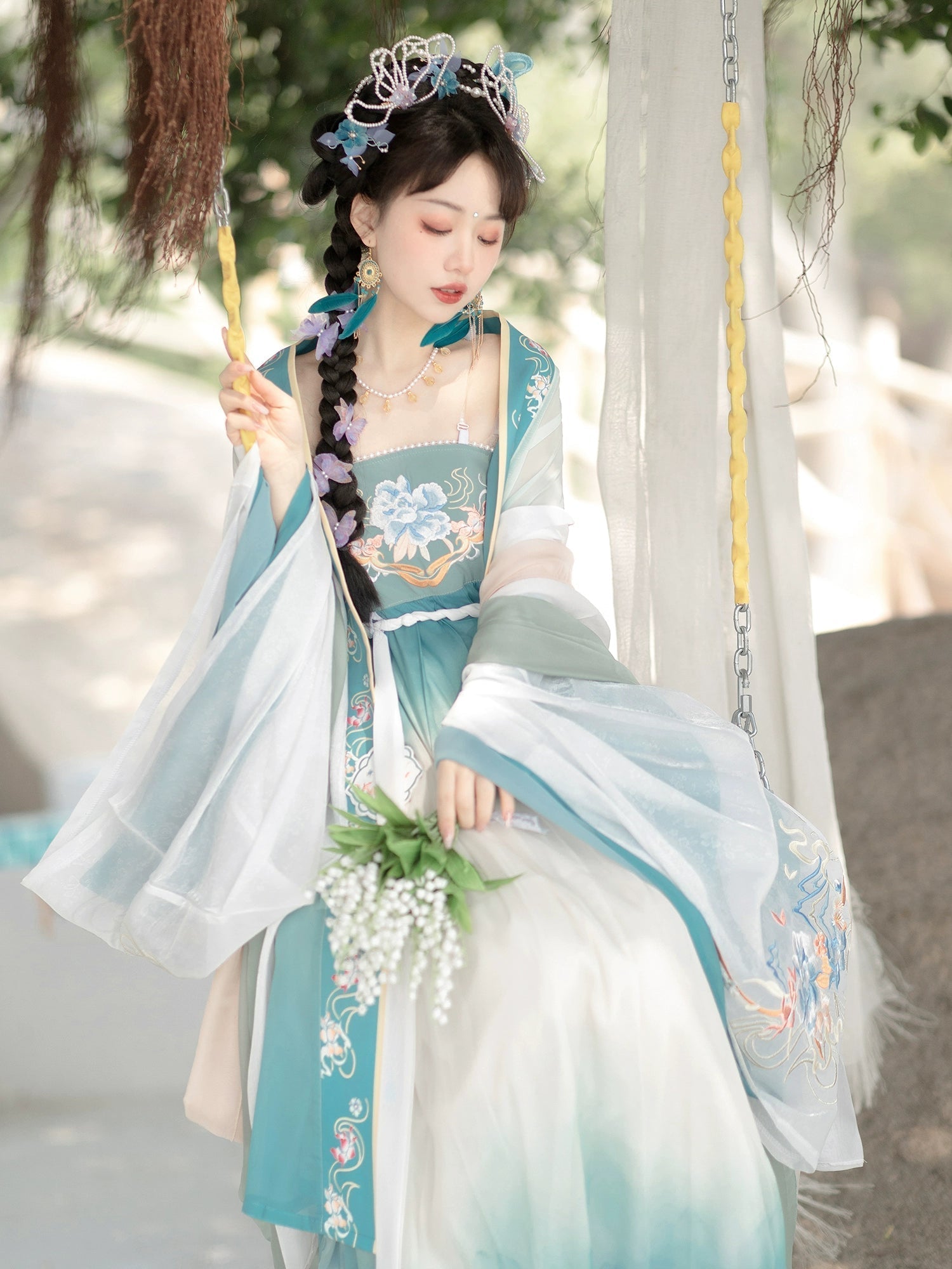 "青山梦" Tang Dynasty-style Embroidered Hanfu