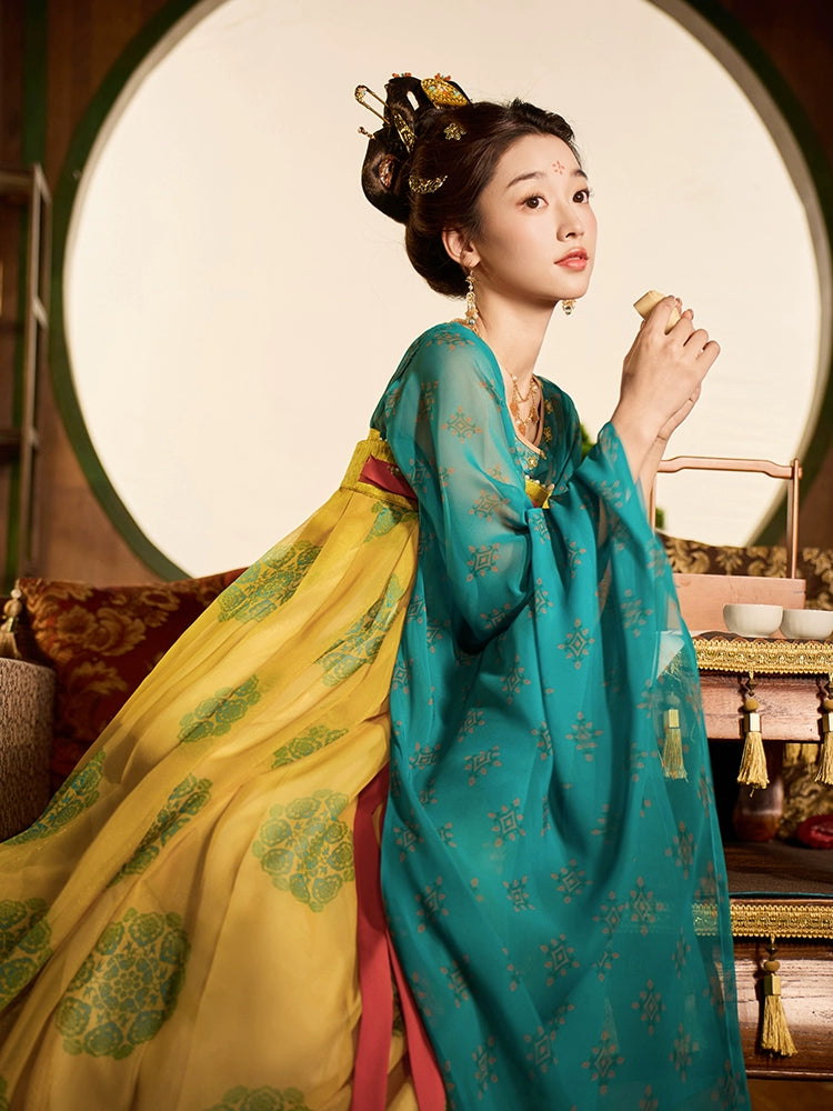 ETERNAL LANTERN TANG DYNASTY HANFU
