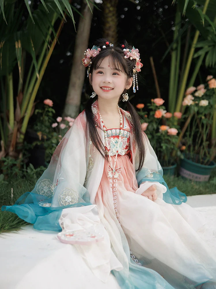 "玄鸟惊云" Hanfu for Kids