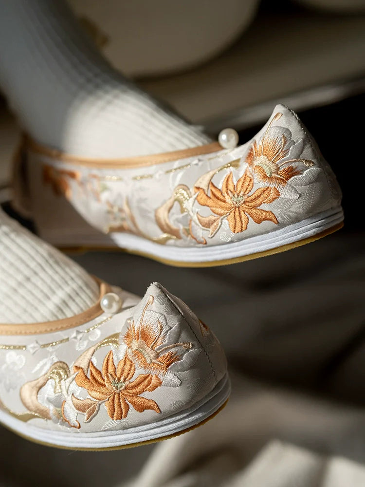 "花照" Three-Color Traditional Pattern Embroidered Low Heel Bow Shoes