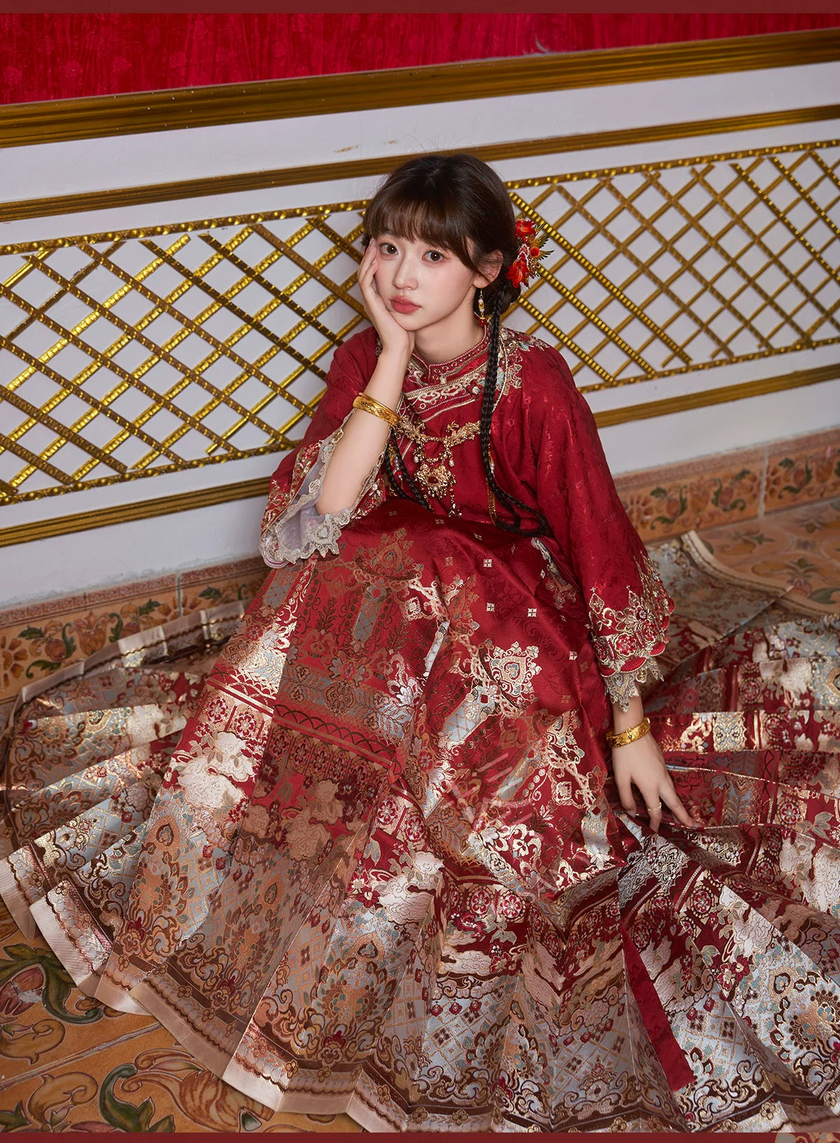 "羡鸳鸯" Red Embroidered Hanfu Set