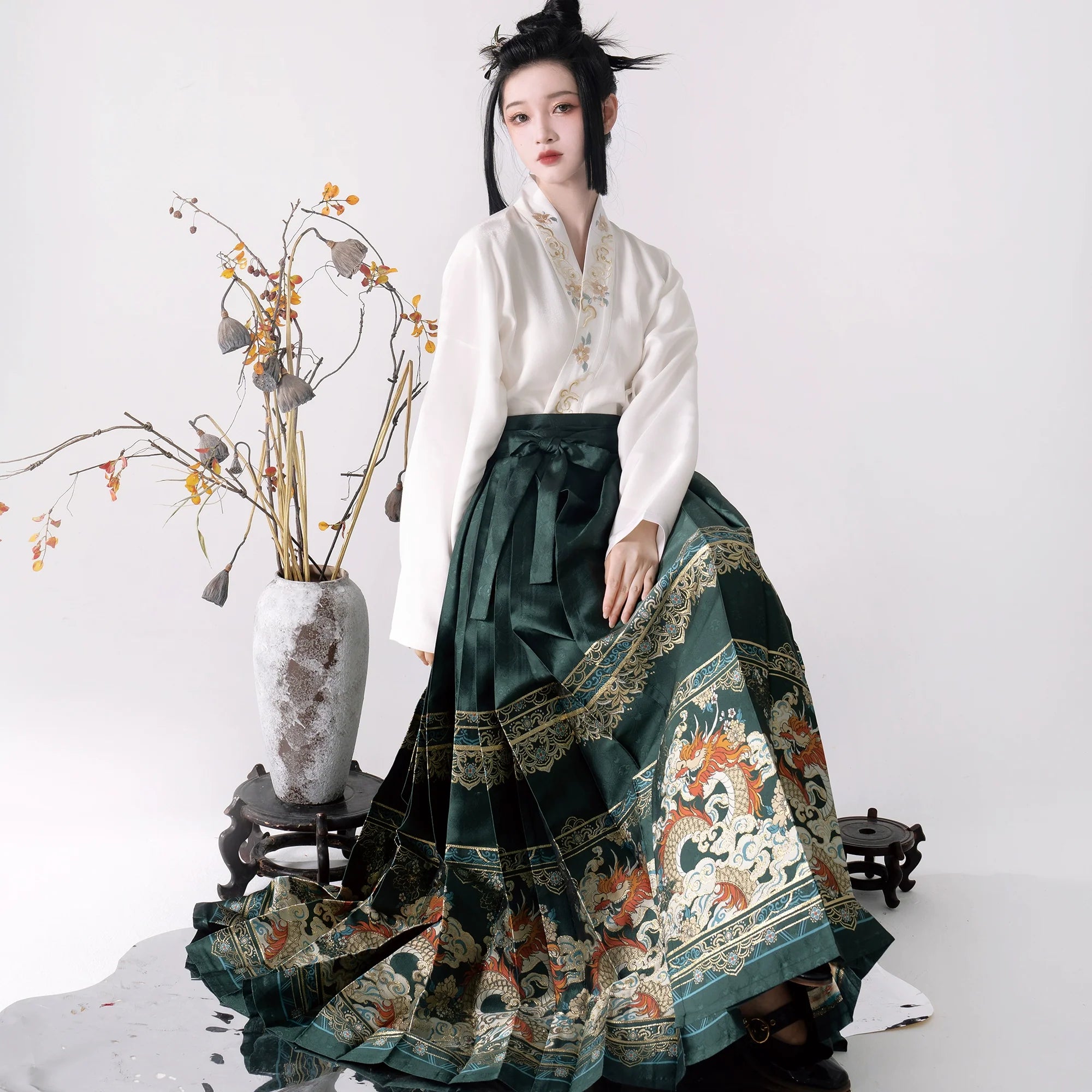 "游龙踏雪"Ming- Dynasty Hanfu Set