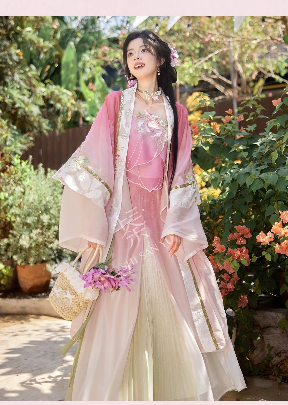 "春台寻花" Modern-style Hanfu Set