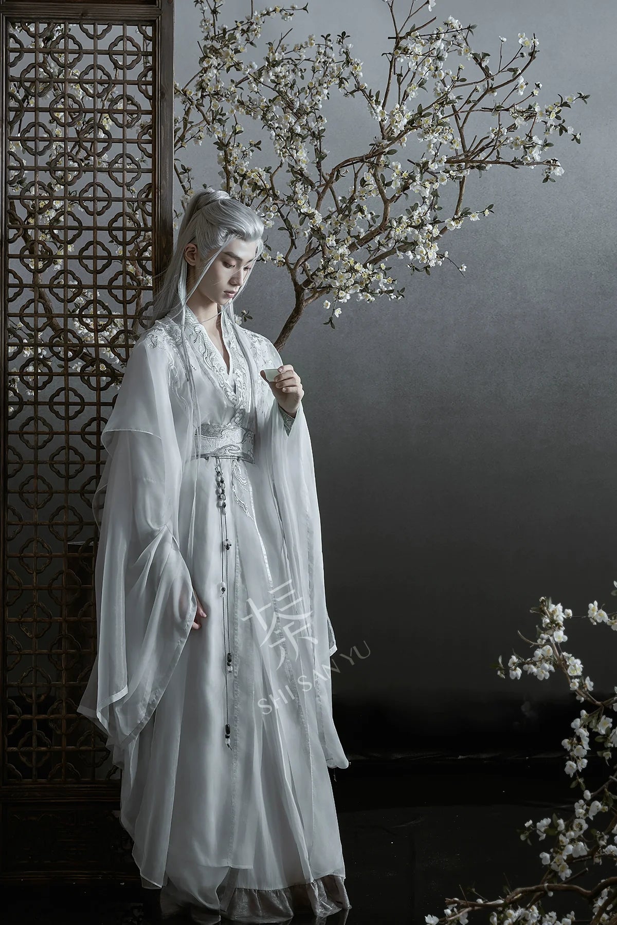 "九重飞雪" Modern-style Hanfu Set