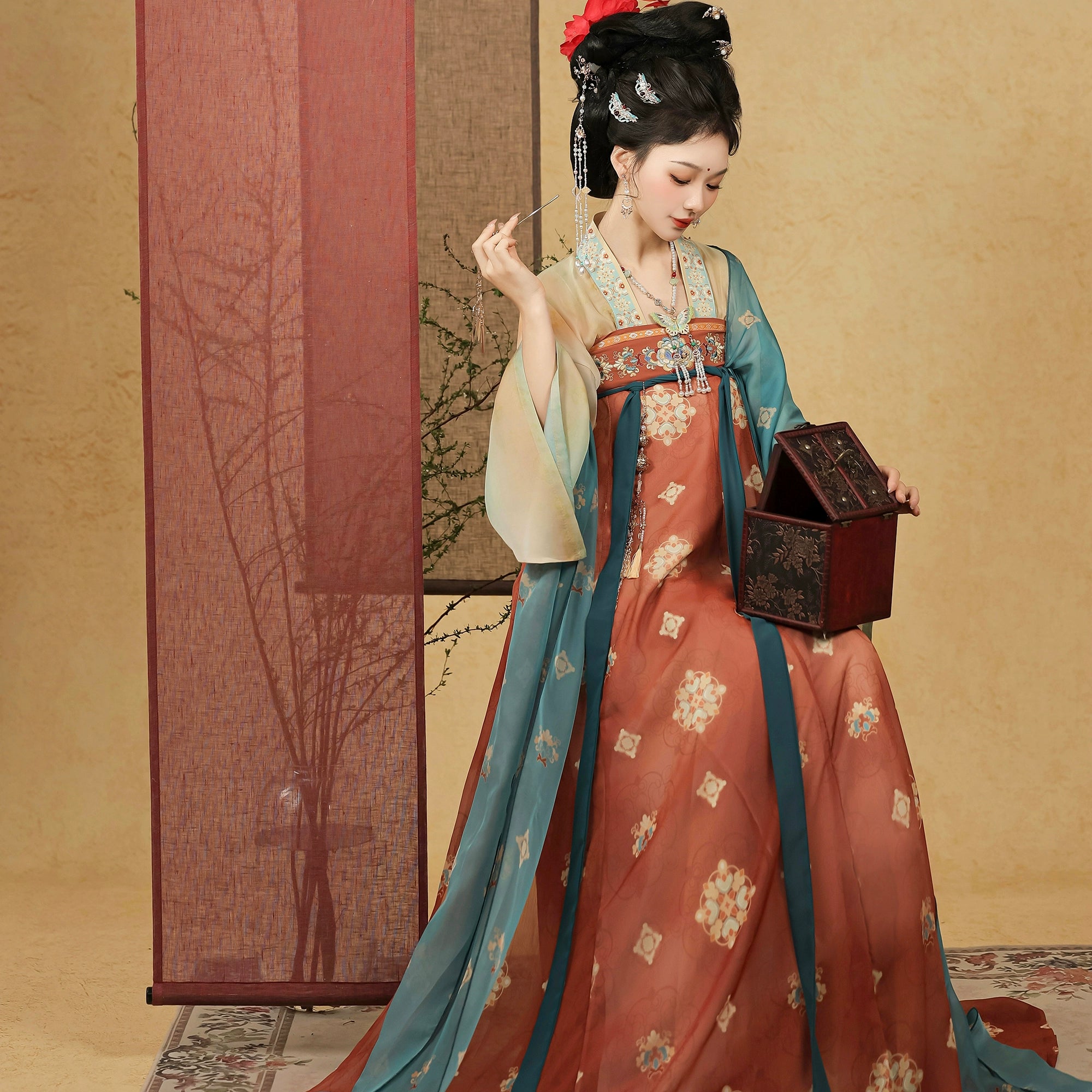 KINGDOM'S FINEST BLOOM TANG DYNASTY HANFU