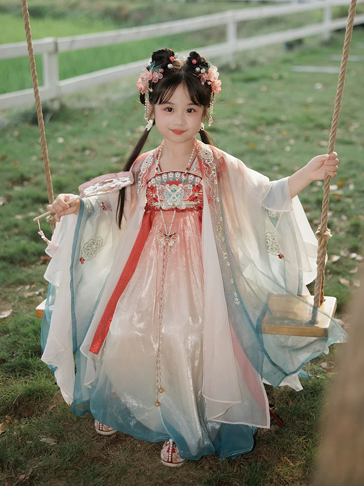 "玄鸟惊云" Hanfu for Kids