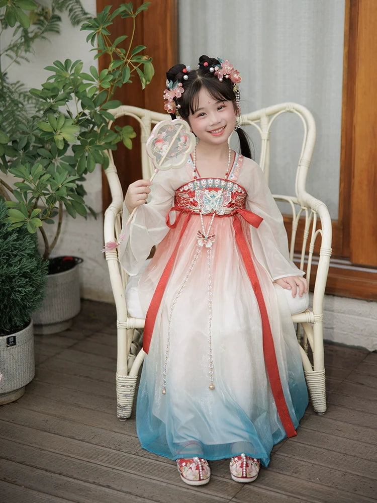 "玄鸟惊云" Hanfu for Kids