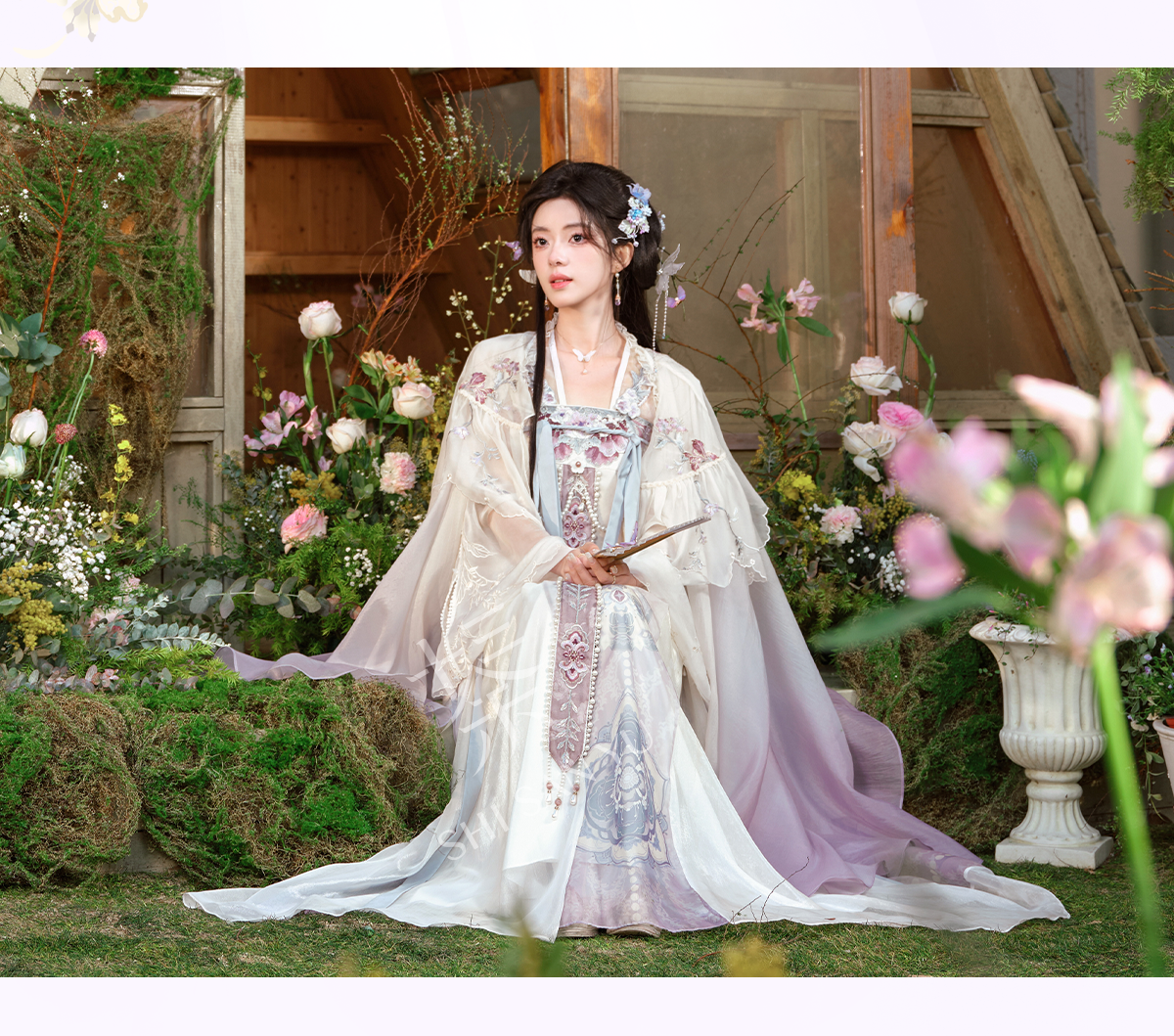 "月隐花朝" Modern-style Hanfu Set