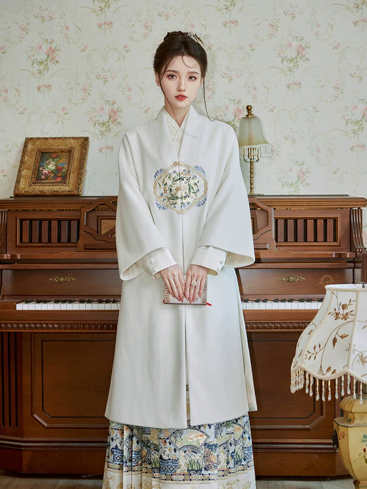 "西窗探雪" Modern-style Hanfu Set