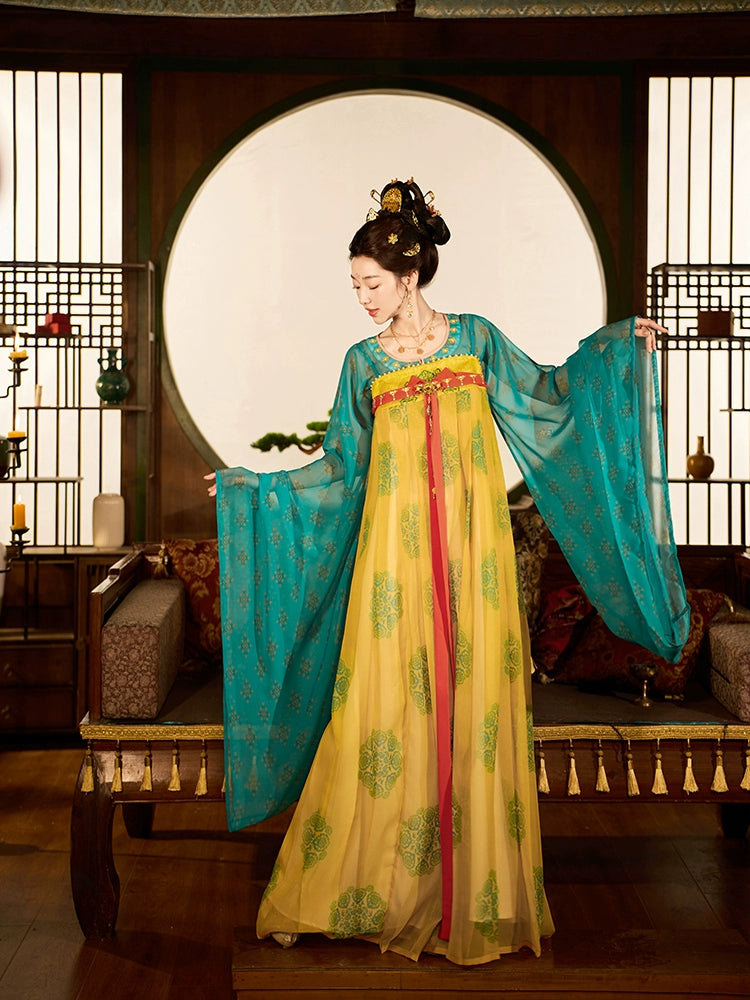 ETERNAL LANTERN TANG DYNASTY HANFU