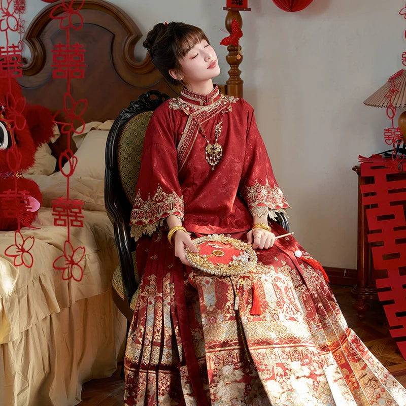 "羡鸳鸯" Red Embroidered Hanfu Set