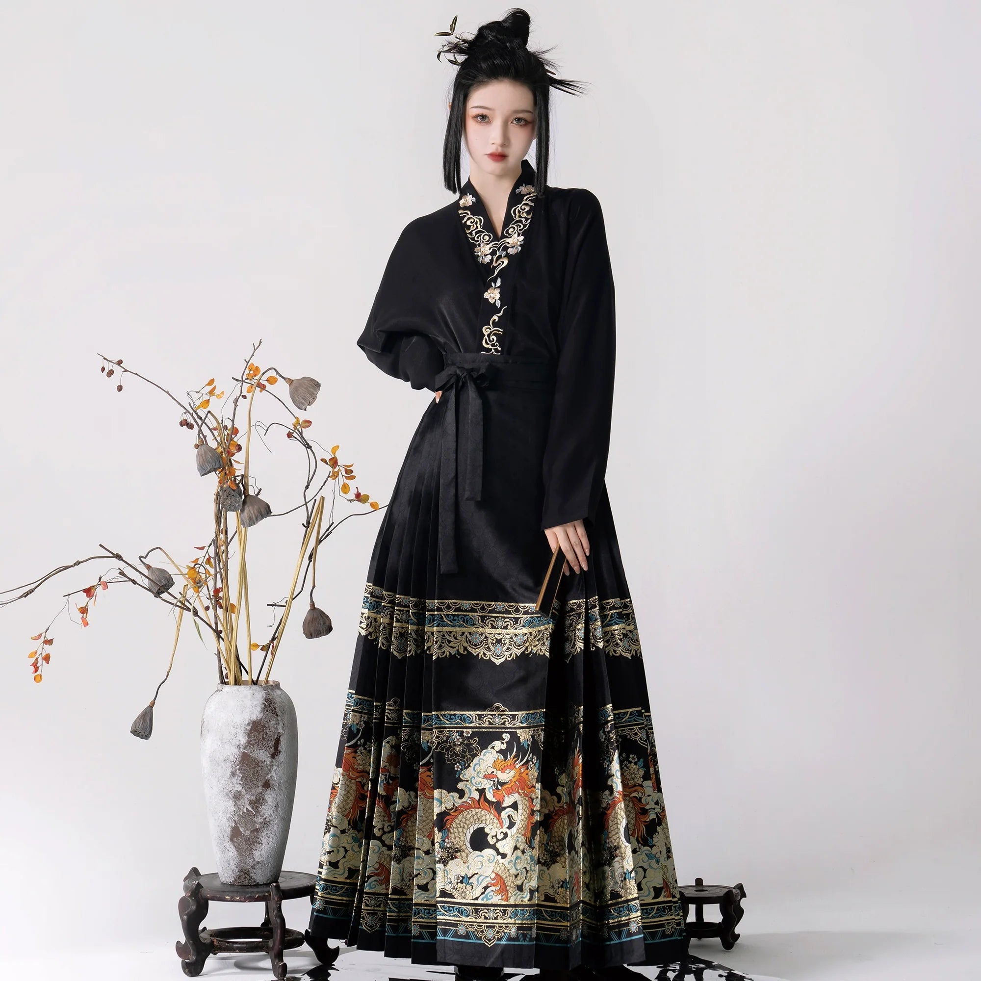 "游龙踏雪"Ming- Dynasty Hanfu Set