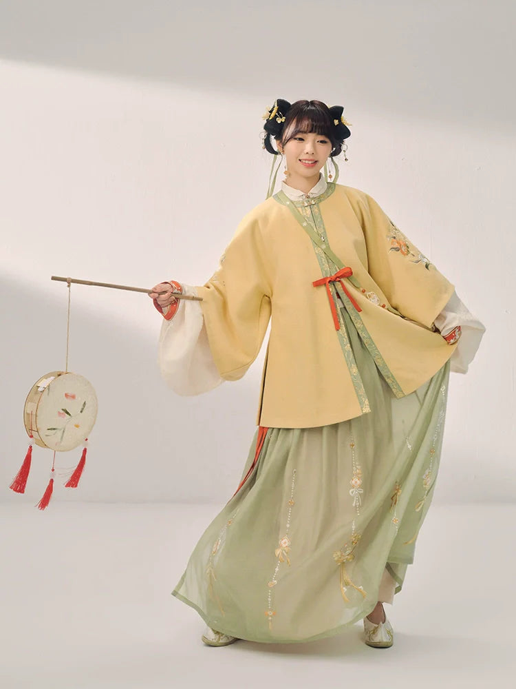 (Final Sale) "桂花玉兔" Ming Dynasty Hanfu Set