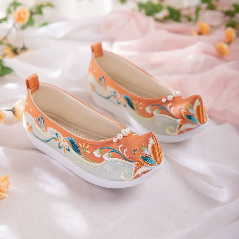 "Nan Xiang" Floral Embroidered Pointed Pearl Bow Shoes