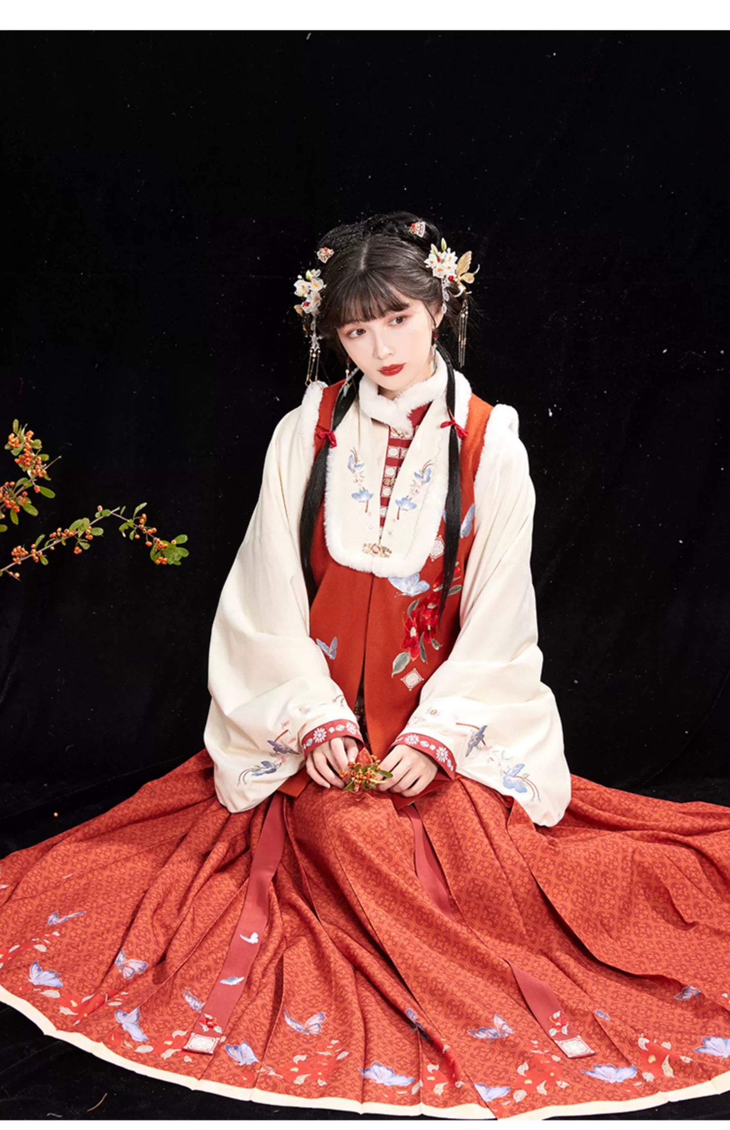 "轻花蝶影"Ming-Dynasty Hanfu Set