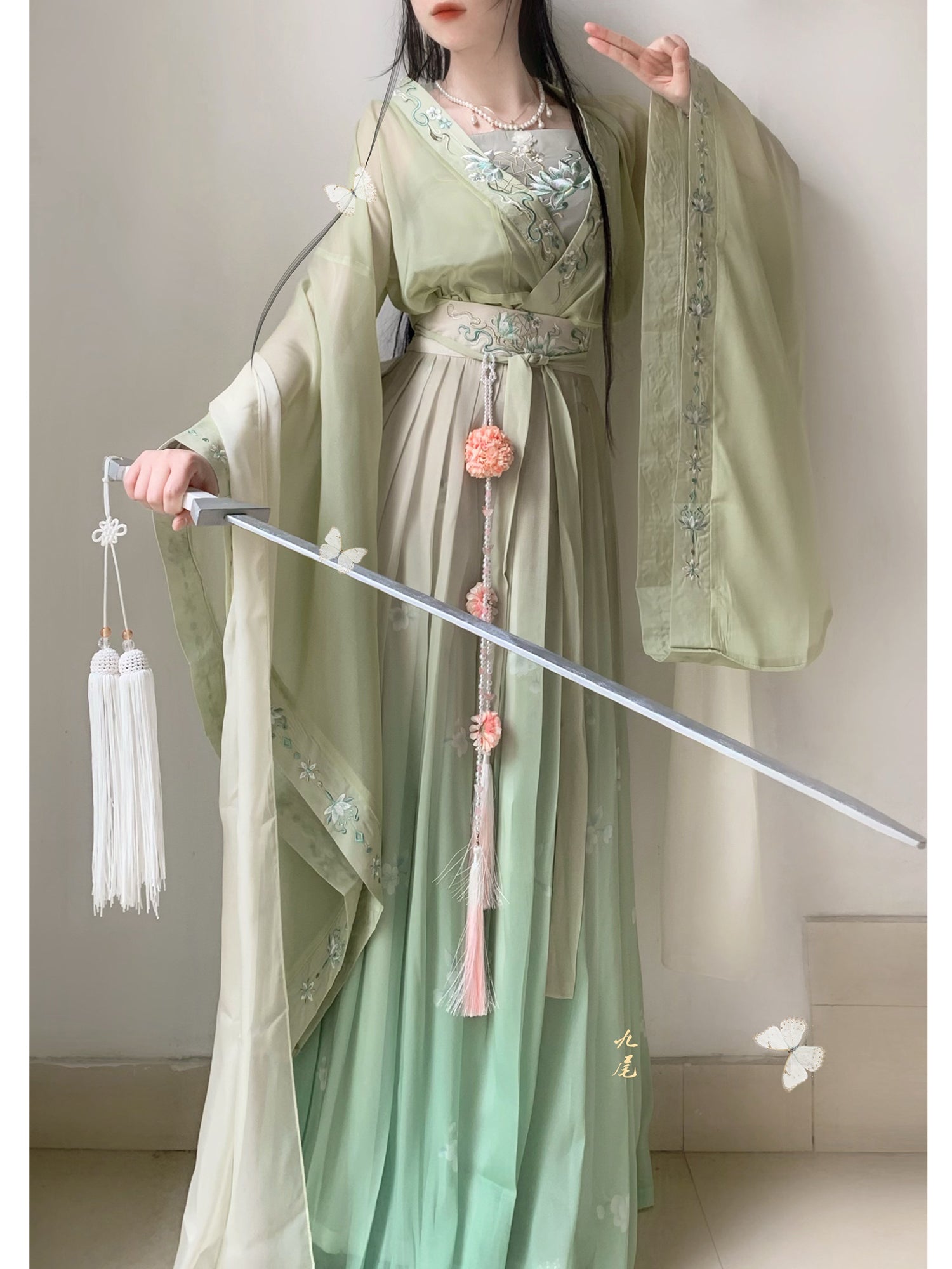 "爱莲说" Jin Dynasty Style Large Sleeves Hanfu